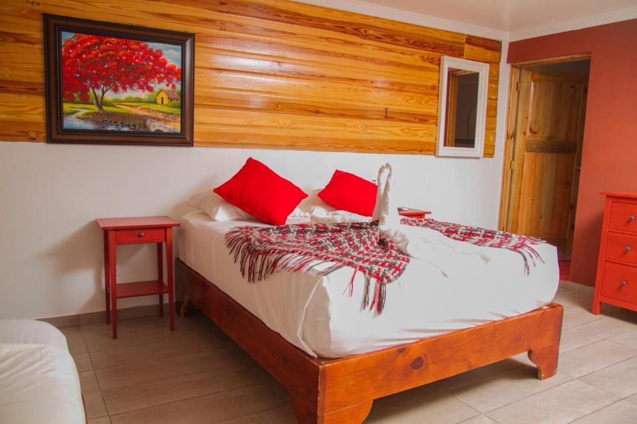 Hotel Colinas Del Rey Hato Mayor Del Rey Esterno foto