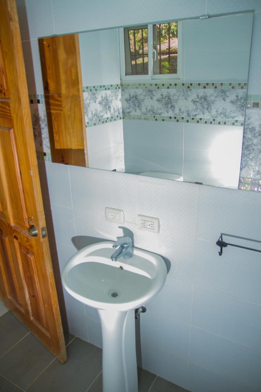 Hotel Colinas Del Rey Hato Mayor Del Rey Esterno foto