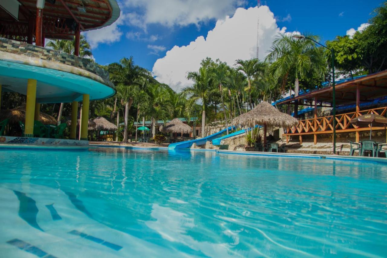 Hotel Colinas Del Rey Hato Mayor Del Rey Esterno foto